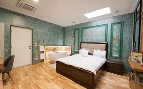 Ursachi Apartaments & Rooms